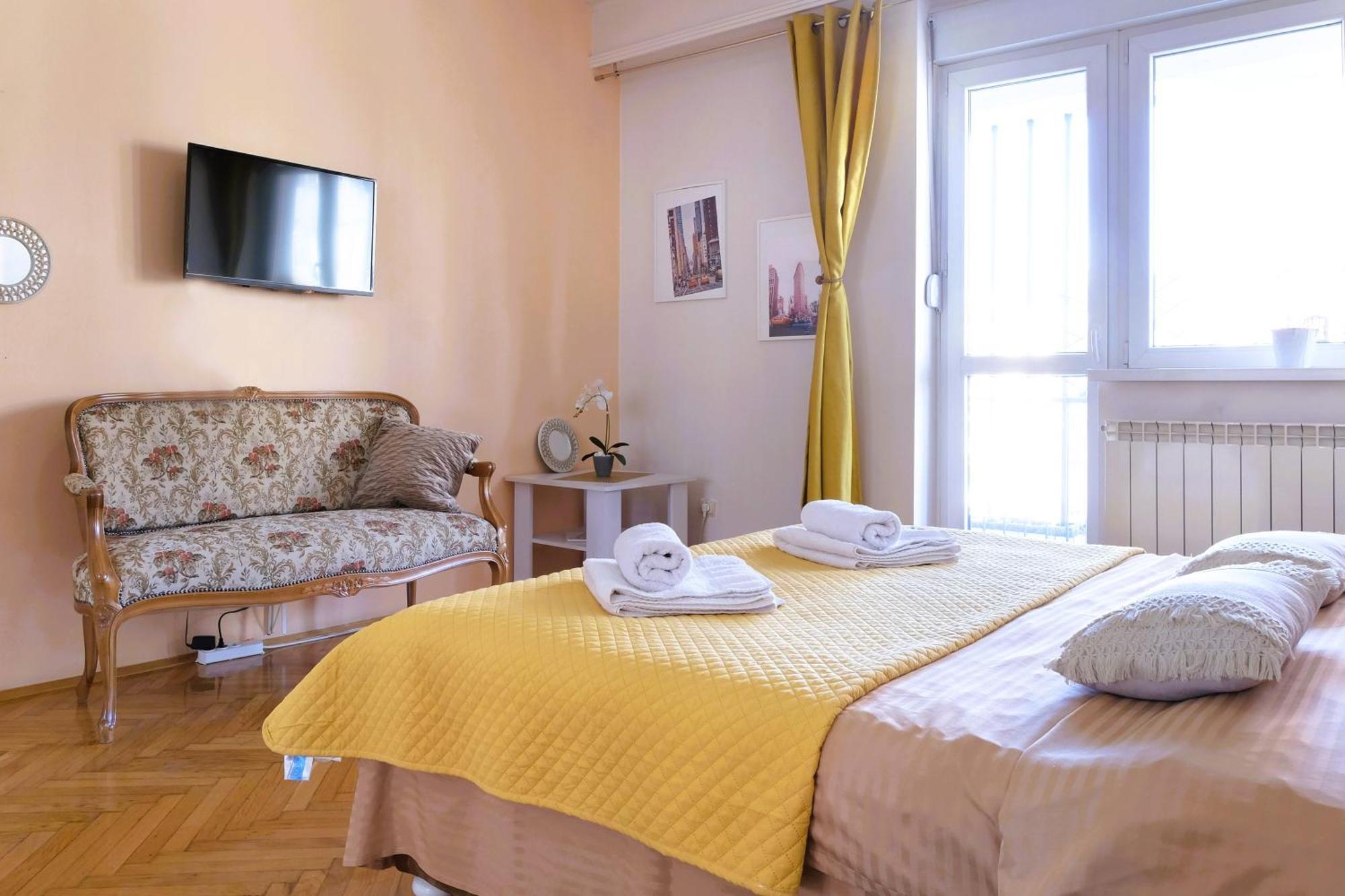 Windows City Apartment Belgrade Luaran gambar