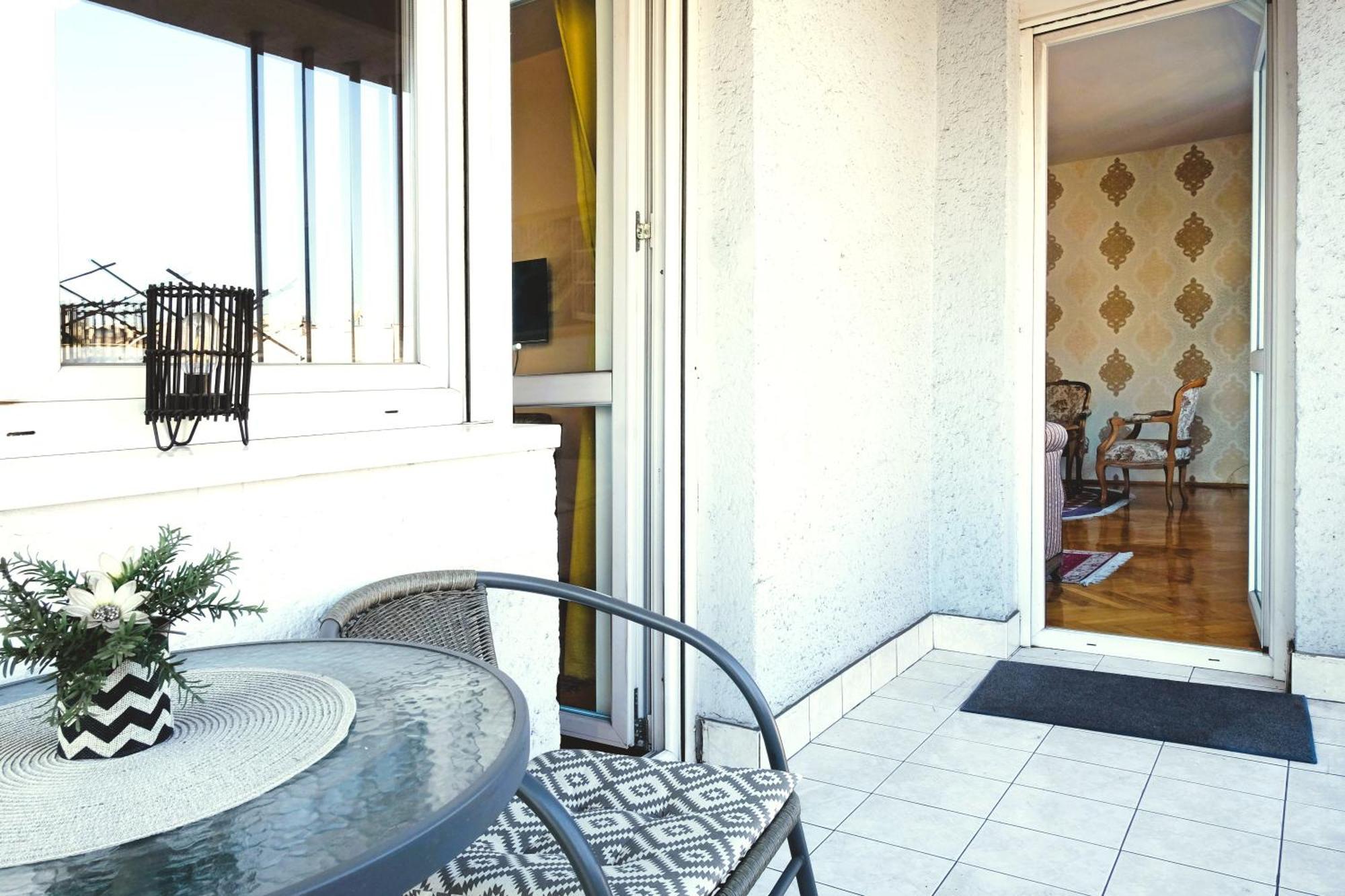Windows City Apartment Belgrade Luaran gambar